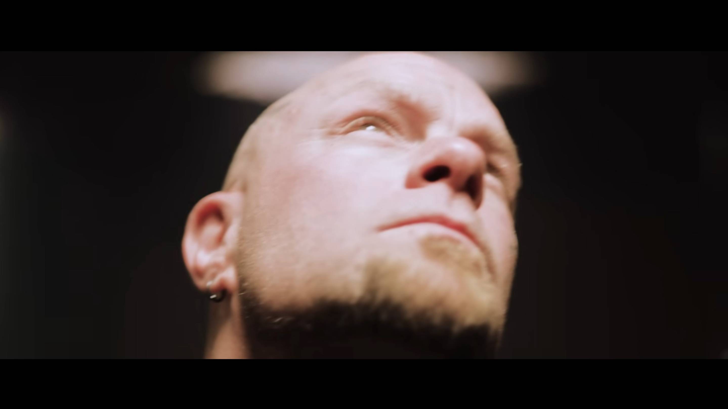 Five Finger Death Punch - Darkness Settles In (Official Music Video)