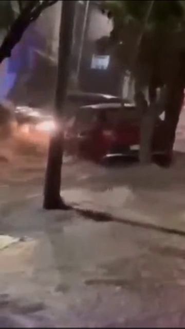 Ливневый паводок в Менчаке (Керетаро, Мексика, 22.06.2025).