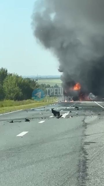 😱 Прямо сейчас полыхает фура за Тереньгой в сторону Сызрани  Причины и информация о пострадавших ут