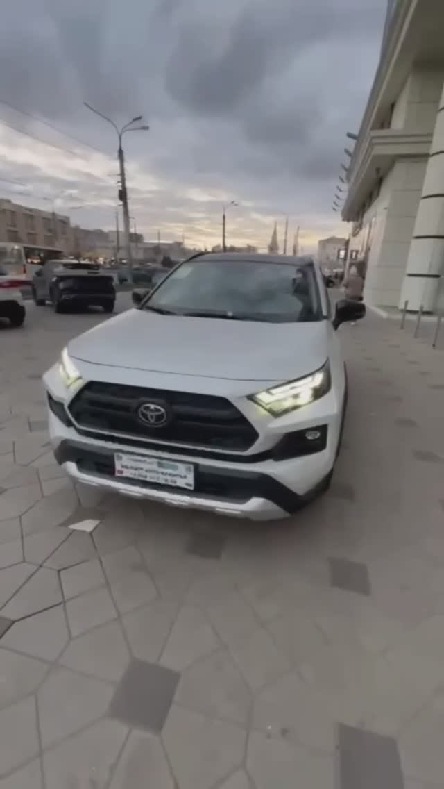Toyota RAV4 2024 Белый