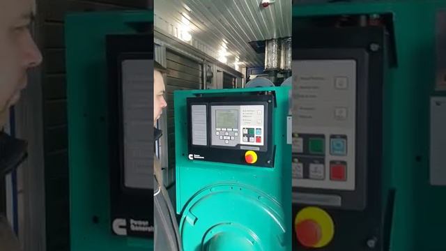 Запуск ДГУ Cummins C1400D5 1 МВт в контейнере для "Роснефть"
