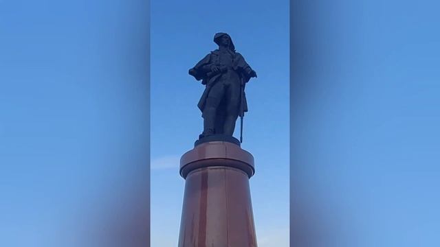 Памятник Командору Резанову. Я тебя никогда не забуду .Красноярск