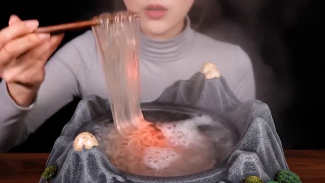 MUKBANG