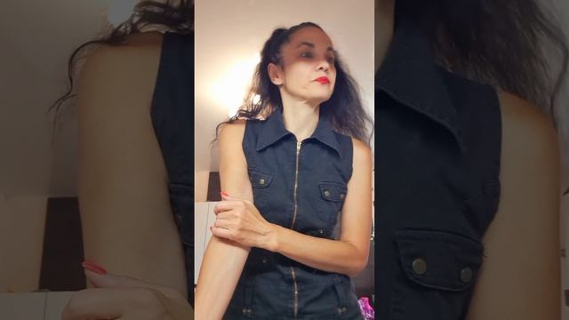 Вкололи гилауронку в колени.