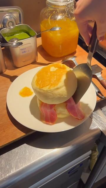 Mf2GUmC6XbM - 毎朝食べたくなるモーニングパンケーキ🥞 #福岡グルメ #福岡カフェ #パンケーキ