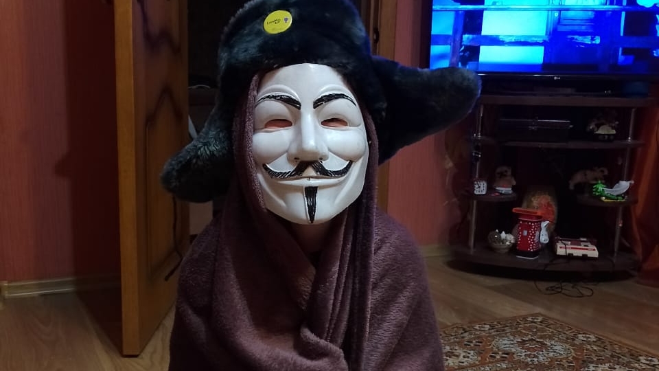 Андрюха стал снюсоедом!!