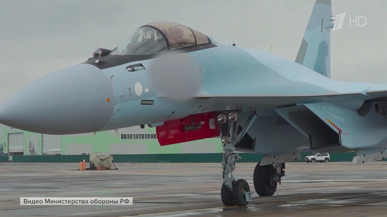 Очередную партию новейших истребителей Су-35С получило Минобороны РФ