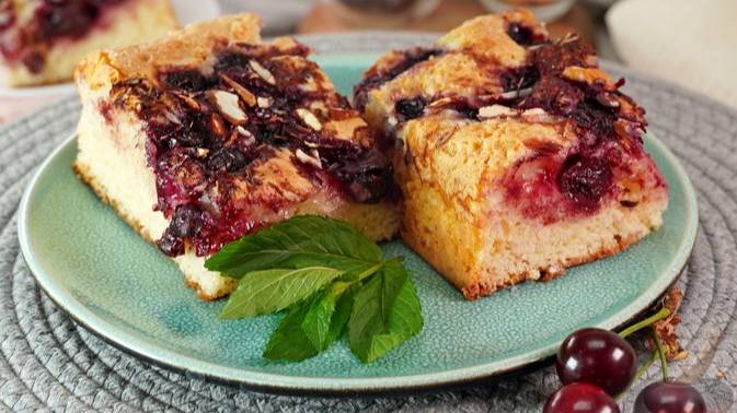Мягкий и воздушный. ПИРОГ С ВИШНЕЙ И МИНДАЛЕМ