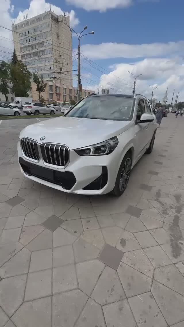 BMW X1 Белый На Черном