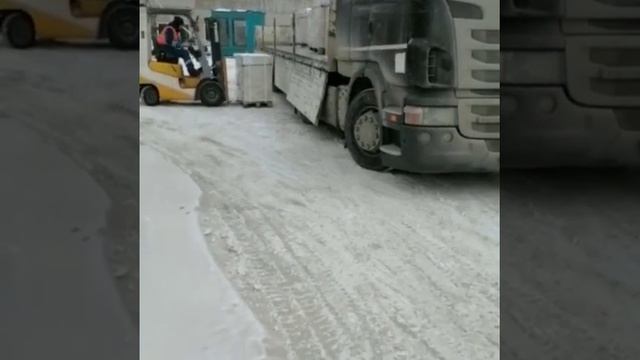Газобетонные блоки от компании Уфимские ЖБИ с доставкой по Уфе и Республике Башкортостан.