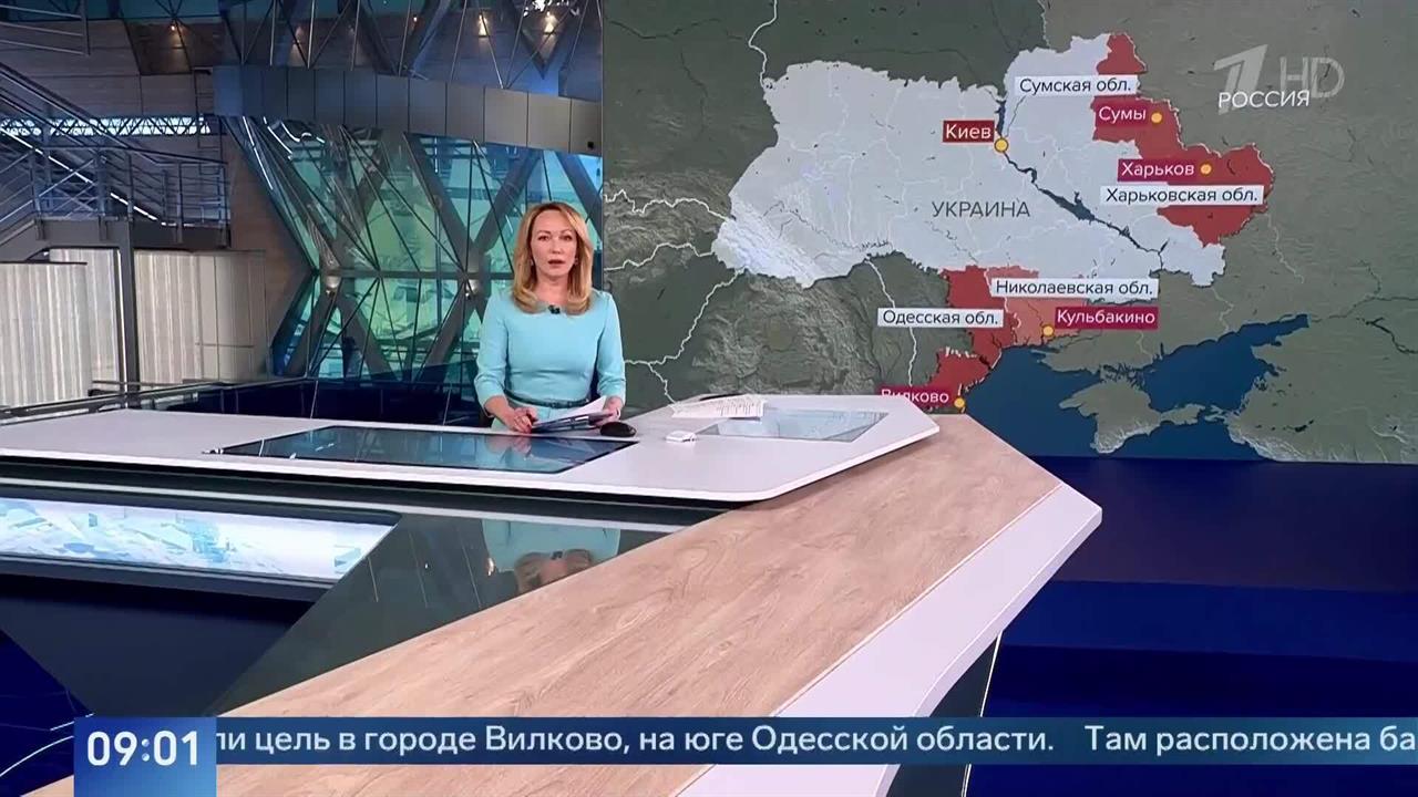 Промышленный цех на Украине превращен в руины после ударов ВС РФ: видео