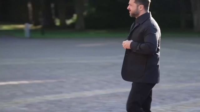 ✔️Зеленский больше не маскируется в Европе в камуфляж