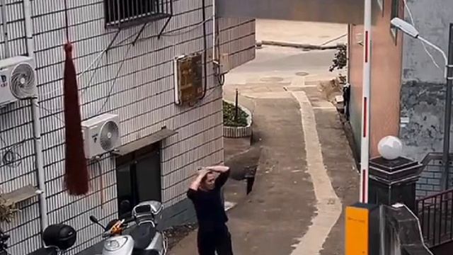 video_2025-03-05_15-23-03 (online-video-cutter.com)