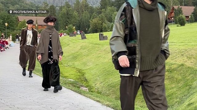 В Республике Алтай состоялся показ мод знаменитого российского дизайнера Игоря Гуляева