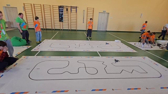 Следование по узкой линии2025