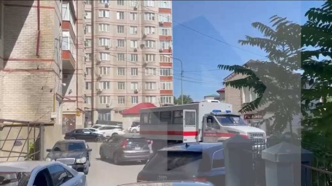 Обыски проходят в доме госсекретаря Дагестана Магомедова