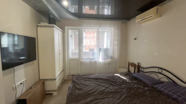 8905562