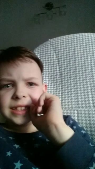 Я показываю мне сделали стрижку как у Криштиано Роналду и это правда;!!!!!