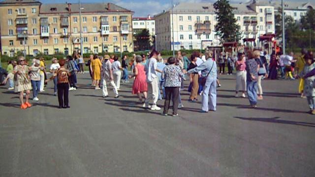 25.06.25, в парке ДК Окунева, состоялась концертно-танцевальная программа Сегодня вечером г.Н.Тагил