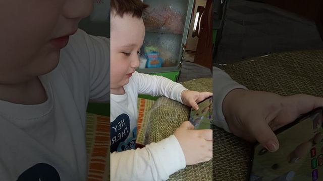 Артём играет в роблокс.mp4