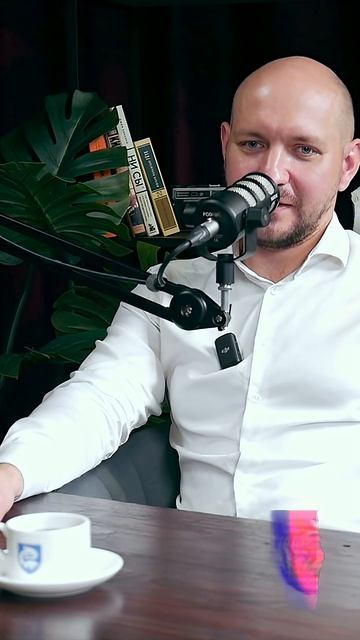 Шутки за 100.   P.S.: Так всрато поставить микрофон это еще постараться надо... #podcast