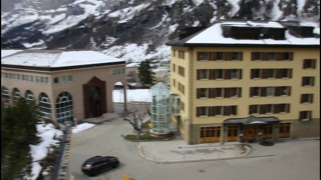 Швейцария. Вид из окна отеля Thermal Hotels & Walliser Alpentherme Leukerbad (Maison Blanche).