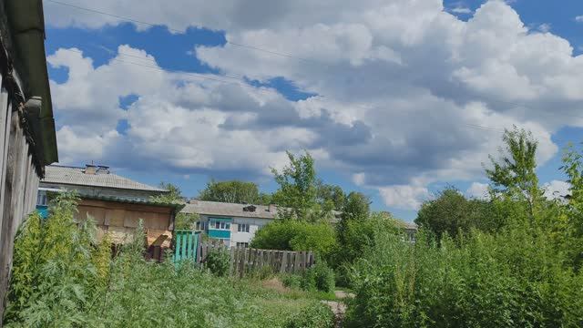 Наслаждаемся деревенской природой и просторами, счастливая жизнь в деревне