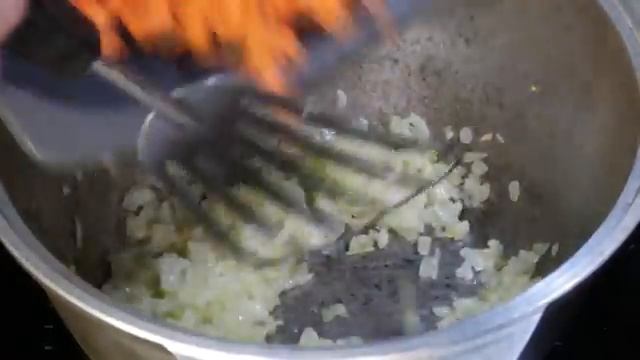 Беру перловку, куриные желудки и готовлю кулинарный шедевр. Недорогое блюдо и простой рецепт.