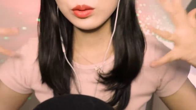 asmr wooyeon. Близкий шёпот, движения рук, звуки рта.