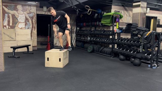 Прыжки на одной ноге на коробку боковые|Side Single Leg  Box Jump