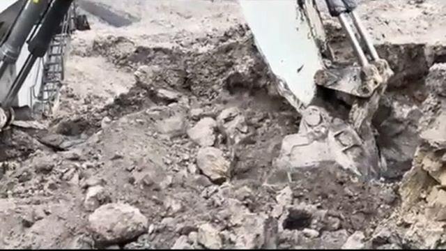 ЭКСКАВАТОР LIEBHERR R9350  ПОГРУЗЧИК CATERPILLAR MINING