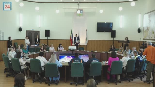 Перспективная десятка: премия Главы города работающей молодёжи вручена молодым специалистам Абакана
