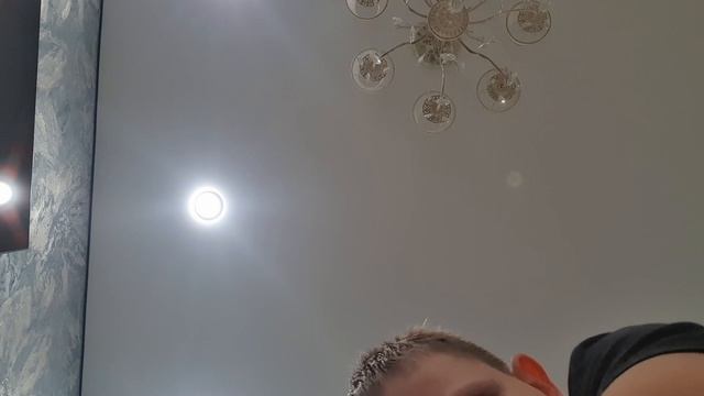Крутой робот пылесос.