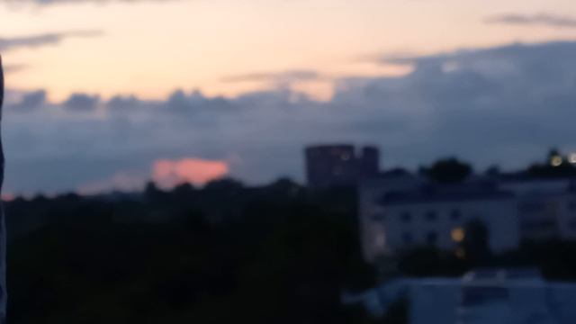 Тучи проходят. Вечерний вид из окна. (3)