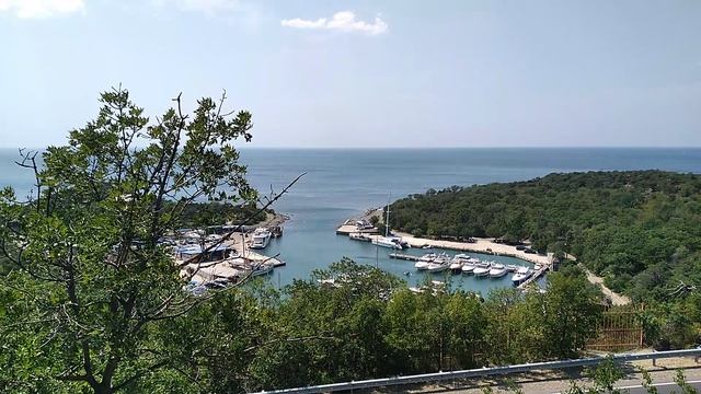 Забираемся на гору в Большом Утрише на Чёрном море