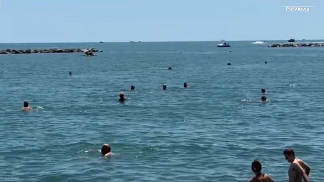 Сочи Адлер Центральный пляж сегодня 26 июня 2025. Какая погода в Адлере сейчас, обстановка на пляже