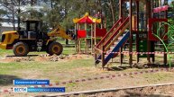 Новые игровые модули устанавливают в сосновом парке в Кичменгском Городке