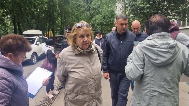 Муниципальные депутаты приняли участие в обходе территорий совместно с главой управы