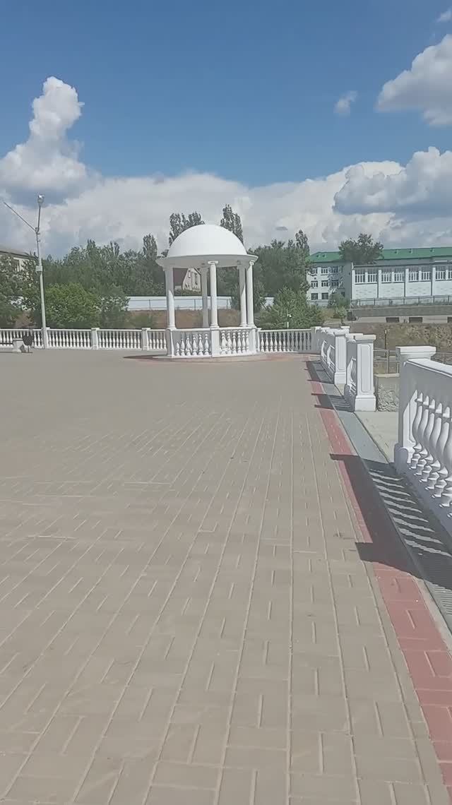Прогулка по скверу " Горки„. Часть 1.