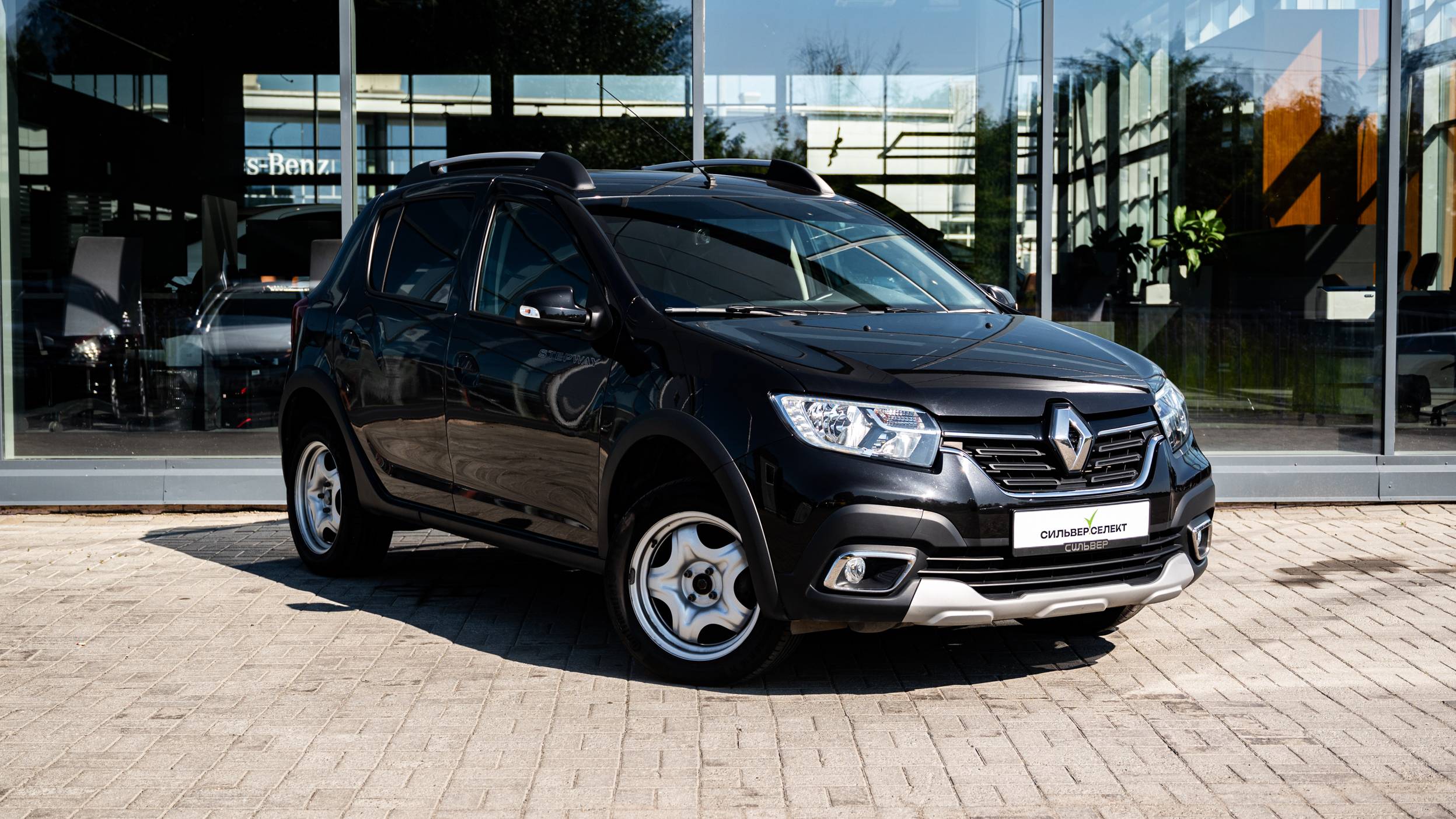 RENAULT SANDERO STEPWAY ЧЕРНЫЙ