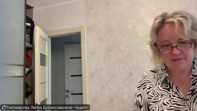 4. Проведение первой примерки, уточнение линии горловины и запаха.