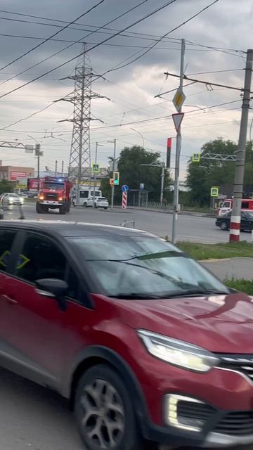 🚒 Пожарные расчеты спешат на Аблукова. Горит что-то в общежитии