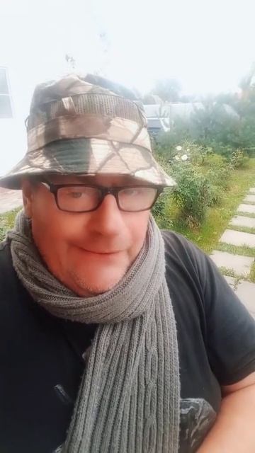 Когда женщины ещё волнуют...🥴