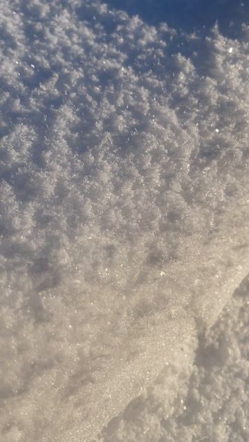 Так выглядит снег, когда на улице минус 30🥶