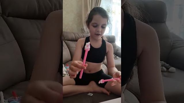 Анна захотела вам показать  свою канцелярию .распаковка канцелярии в первый класс