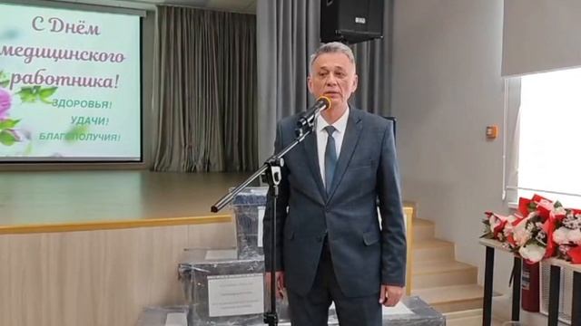 Ак халатлы шәфкать ияләре