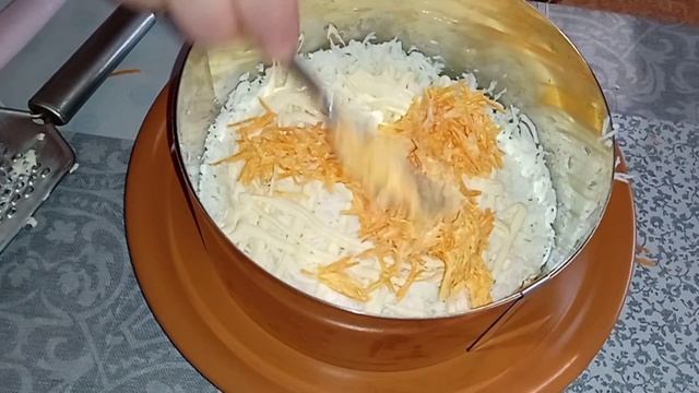 Салат с плавным сыркомлёгкий, воздушный салатикпростой в приготовлении из доступных продуктов
