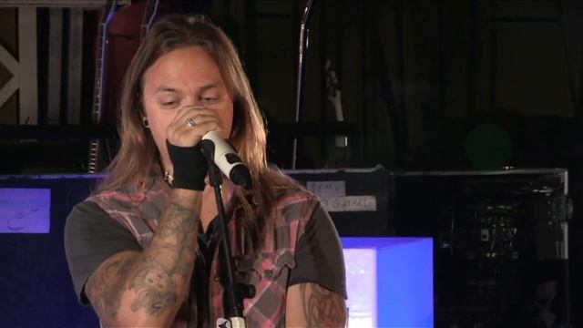 Bullet For My Valentine - Whole Lotta Rosie (AC/DC 1977)