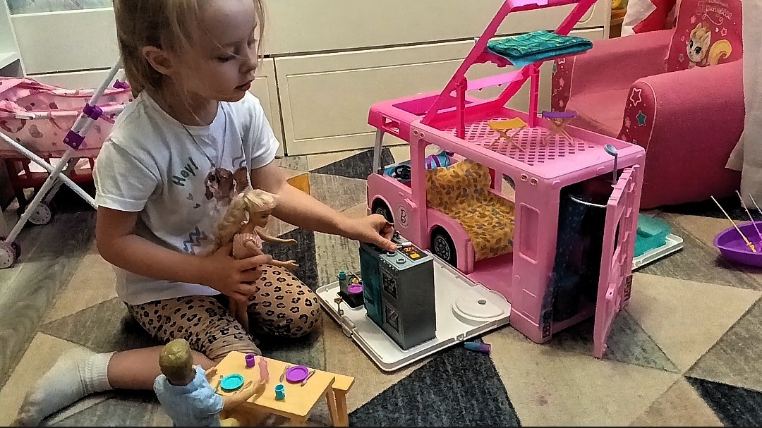 Семейные забавы с Миланой и Barbie