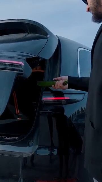 The Truth About Chinese Safety or Guillotine in a Car.